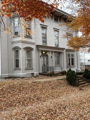 KaplunMarx Allentown, PA office on a beautiful fall day.