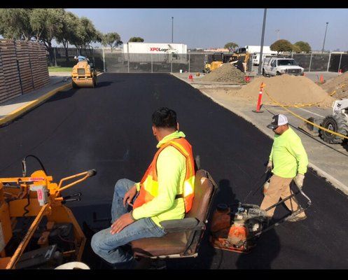 Asphalt paving