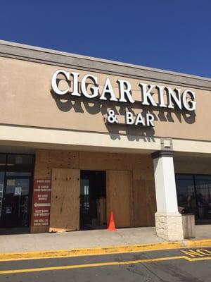 I make it a point to go to every cigar shop that I can possibly go to. And I can say with full confidence this place SUCKS.