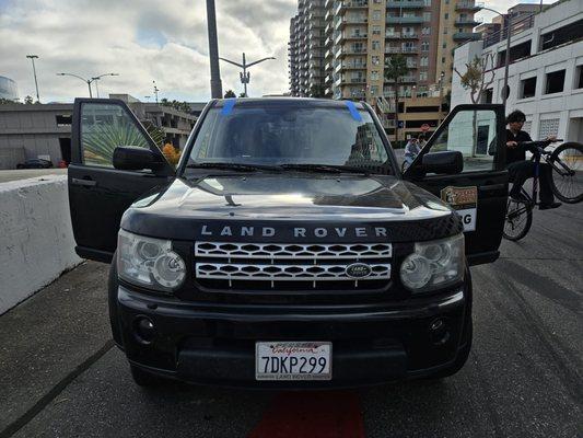 Windshield Replacement in Los Angeles, CA.

#windshieldreplacement #LosAngeles #SAAG #SanAntonioAutoGlass #LandRover