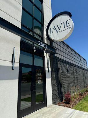 LaVie Health's front entrance facing 4th Ave N. There is free parking in a lot behind our building.