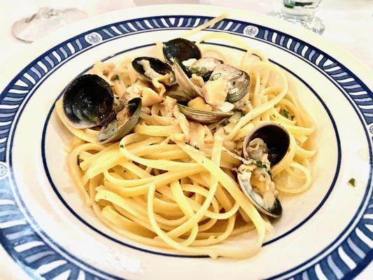 Linguine clam sauce