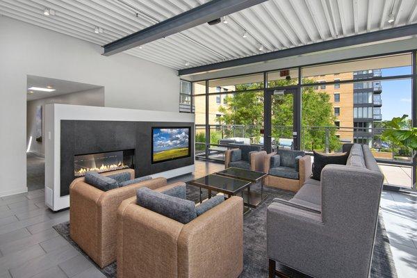 1717 Evanston Luxury Apartments amenity Rooftop lounge