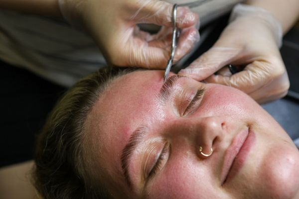 Eyebrow Wax with Lamination