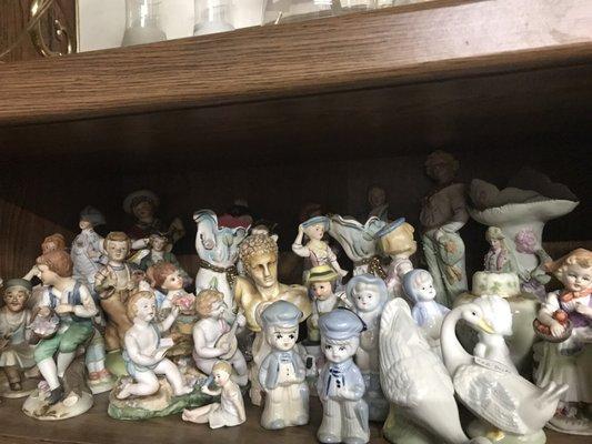 Figurines