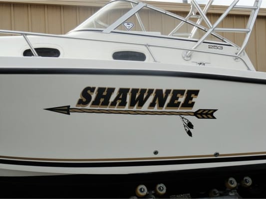 Custom boat lettering and Striping