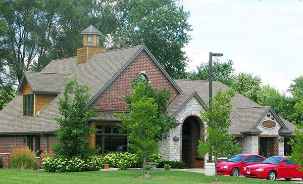 The Kirsch Family Dental Center where the practice of Edward Domina DDS resides.