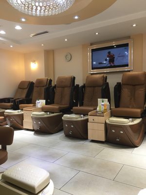 Spacious area for pedicures