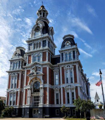 View of Van Wert County Courthouse