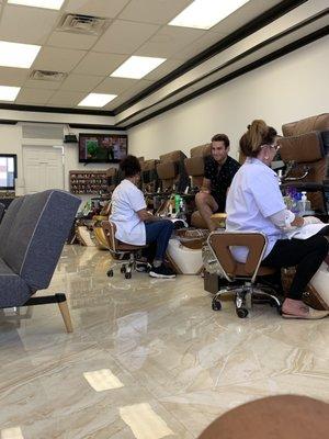 Had a 4 hour wait before we had to fly home so we looked for nail salons close to the airport.