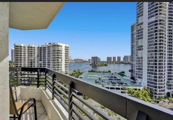 Amazing unit in Aventura call me