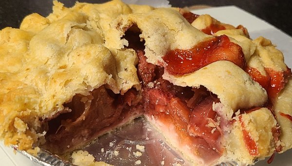 Strawberry Rhubarb. Delicious crust, tart filling.