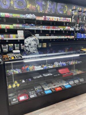 scales, glass pieces, juices, vapes