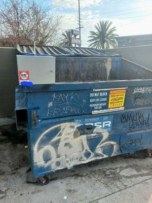 Calling Bay Alarm "the dumpster of alarm companies" is not fair to dumpsters because they actually do their job.