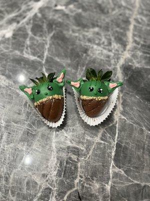 Baby Yoda Strawberries