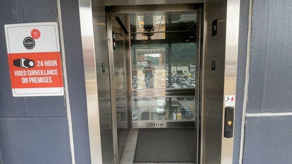 Schindler 330A elevator (Smallman St)