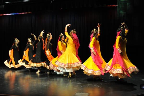 Persian Classical Dance "Raghs E Roya"