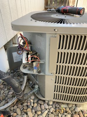 Air conditioner with bad capacitor