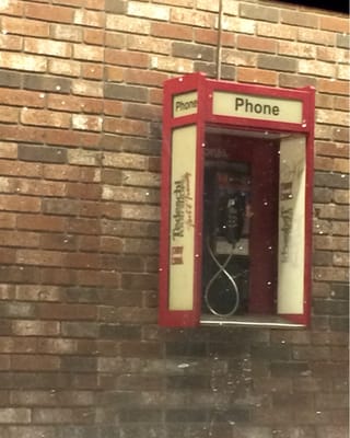 Old school payphone, didn't know they still existed!