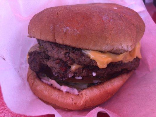 7/23/20. Thursday lunch. Coming back from family vacay in Hot Springs. LOVE this place!! Double Cheeseburger!! AMAZING!!