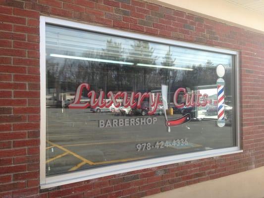 Luxury cuts barbershop the best around