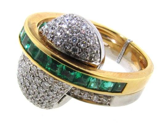 Product Description Alfieri & St. John 18 KC Emerald and Diamond Ring -Alfieri & St. John -18 KC (Yellow and White Gold) -1...