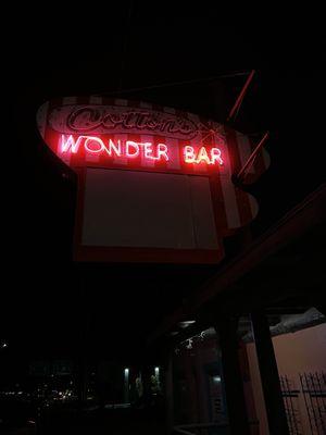 Wonder Bar