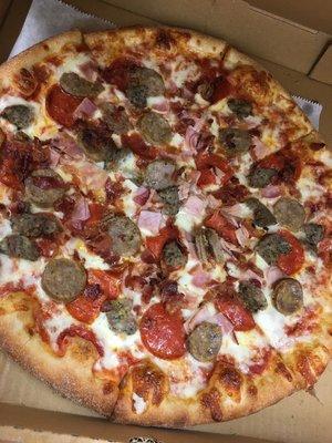 Meats pizza