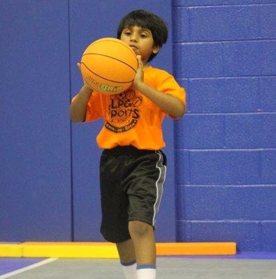 basketball classes for ages 4 to 6.