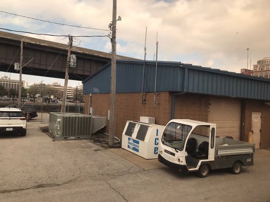 STL (St. Louis) AMTRAK, below freeway, Downtown West area.