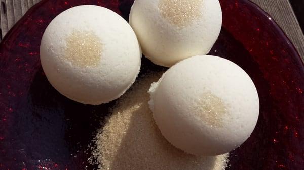 Snickerdoodle bath bombs