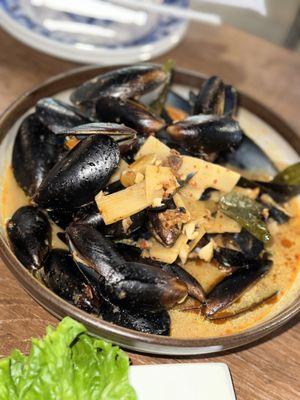 Khaopoon mussels