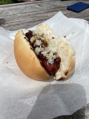 1/4 lb hot dog with chili and onions