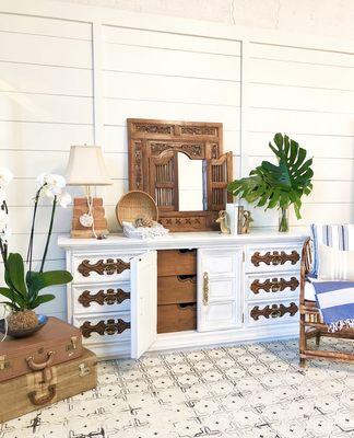 The perfectly eclectic and boho space featuring an incredible vintage piece that was restored in "Snow White"