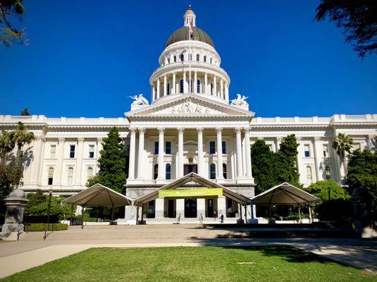 Fleet Feet/Kaiser Permanente Women's fitness Festival. California State Capitol.