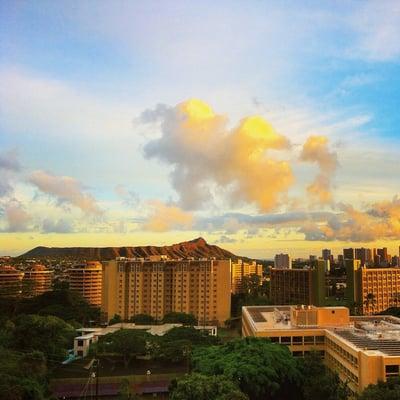 Makai view of Diamond Head and the UH campus