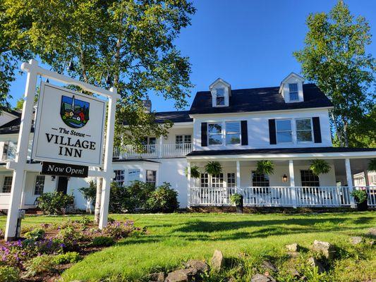 Outside view of the Stowe Village Inn