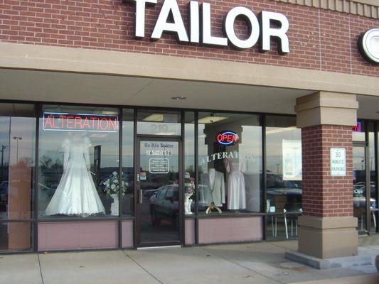 Seri's Tailor Harwood Crossing Shopping Center Bedford, TX