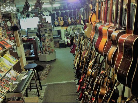 Vintage Instruments-Service And Repair-Guitar Lessons