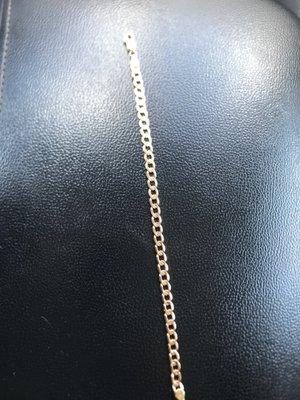 14k gold bracelet... good as new