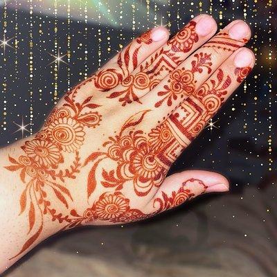 little throw back from last year  #
#mehndi #henna #hennatattoo #wedding #hennaart #mehendi #hennaartist #hennadesign #bridalhenna #art