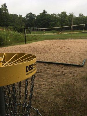 Turtle park has volleyball and disc golf