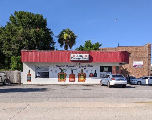 Rivers & Reynolds Liquors Store