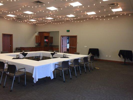 1,500 sq ft meeting and banquet room