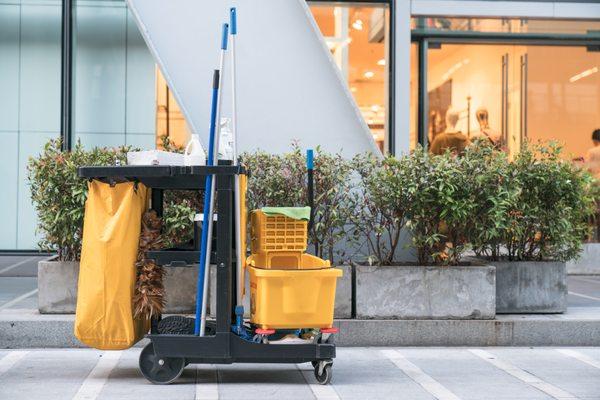 Day porters help keep your property looking clean and sends the right message to your tenants and customers.