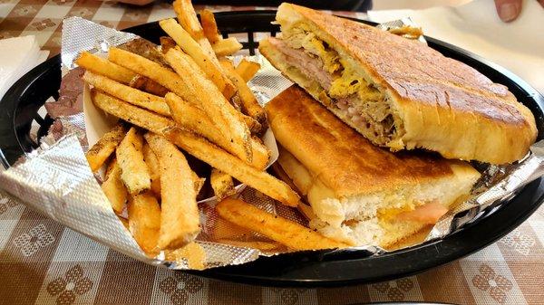 My hubbies favorite cabin with hand cut fries. Perfection