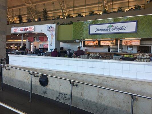 Farmer's Market is a carry-out that's part of Ruby's Diner between terminals A and B