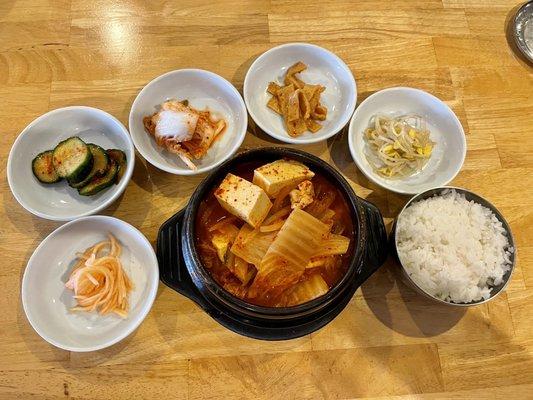 Kimchi-Jjgae (soup)