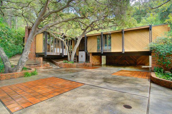 Glenoaks Canyon Post & Beam sold in 2018