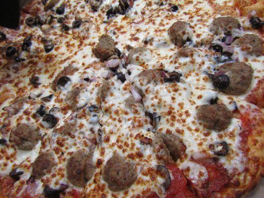 "Meatball-Pepperoni" Pizza - UpClose -